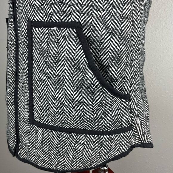 Honey Punch Black and White Vest Size S EUC - Picture 4 of 8